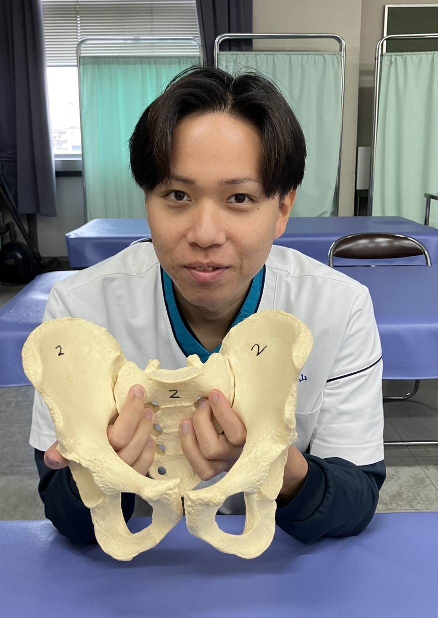 鍼灸科　2年　新山　晧大さん